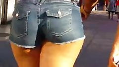 Booty jiggle shorts